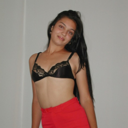 S��er Latina Teen