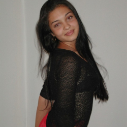 S��er Latina Teen