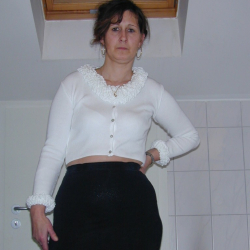Nackte Tatsachen aus privatem Badezimmer