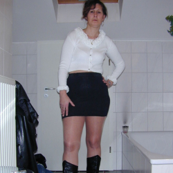 Nackte Tatsachen aus privatem Badezimmer