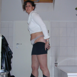 Nackte Tatsachen aus privatem Badezimmer