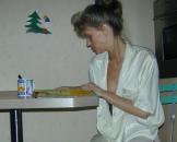 Private Hausfrauen: Michaela verw�hnt Ihre feuchte Muschi !!
