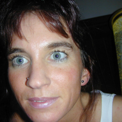 Lea die geile Hausfrau !