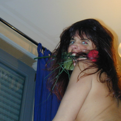 Private Erotikbilder einer geilen Hausfrau!