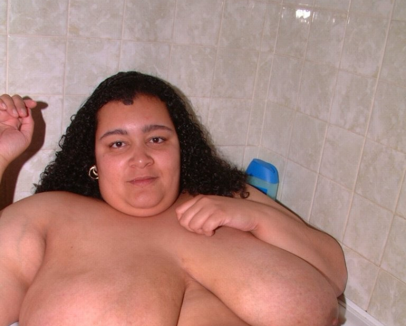 Sehr dicke Latinaamateurin! Hei�e Bilder!