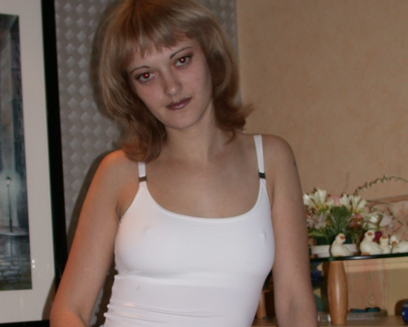 Geile Amateurin mit prallen Silikontitten