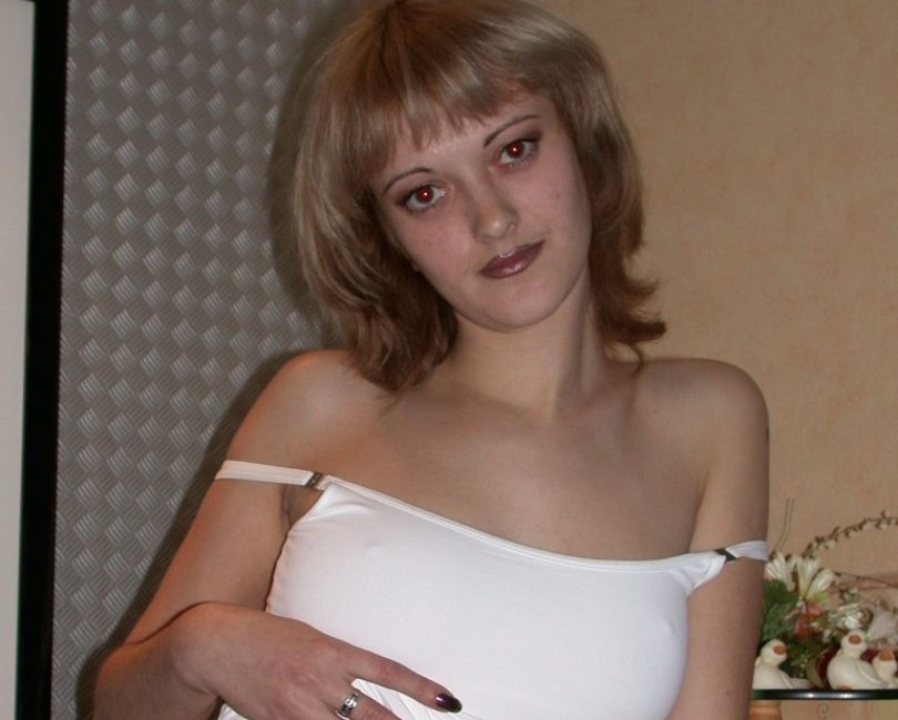 Geile Amateurin mit prallen Silikontitten