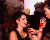 Geile Lesben! Thai-Frauen zeigen auf was sie stehen