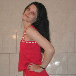 Kleine Titten! Sexbilder einer br�netten Sch�nheit