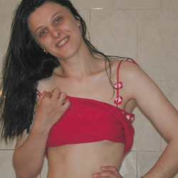 Kleine Titten! Sexbilder einer br�netten Sch�nheit