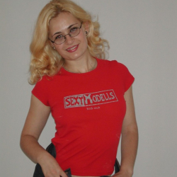 Geile Studentin mastubiert hemmungslos! Hei�e Sexbilder