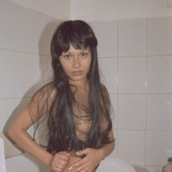 Geile Sexbilder einer scharfen Amateurin!