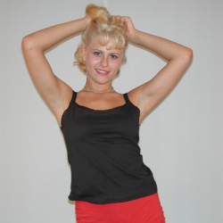 Hei�e Sexfotos! Geile Amateurin befriedigt sich mit Federball