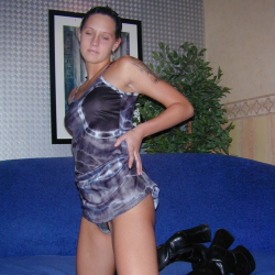 Sabine ist ein tabuloses Luder - knackiger Hintern in Action