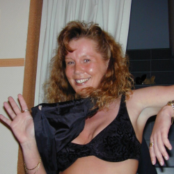 L�sterne Hausfrau! Ganz private Aufnahmen