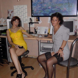 Zwei geile Amateurluder zeigen ihren K�rper!