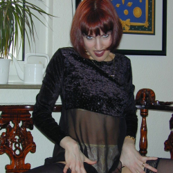 Sehr scharfe Bilder! Tanja missbraucht ihren Absatz Anal