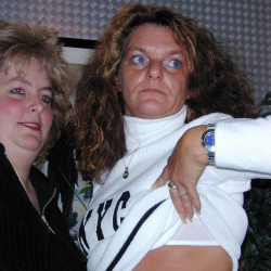 Erfahrene Verona zeigt sich mit der sehr dicken Betty - H�ngetitten