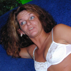 Hei�e Erotikbilder! Reife Amateurin Verona