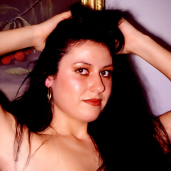 Erotikbilder! Rassige Latina