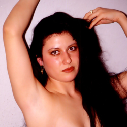 Erotikbilder! Rassige Latina