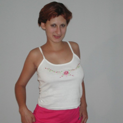 Hei�e Amateurin mit Spitzen Titten !!