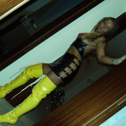 Geile Sexbilder mit hei�en Overknees