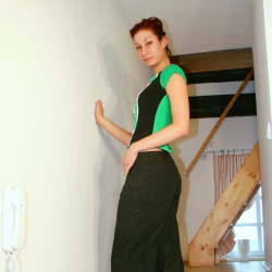 Lucie zeigt�s Dir im Treppenhaus