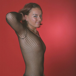 Amateurgirl Pia in sexy Posen