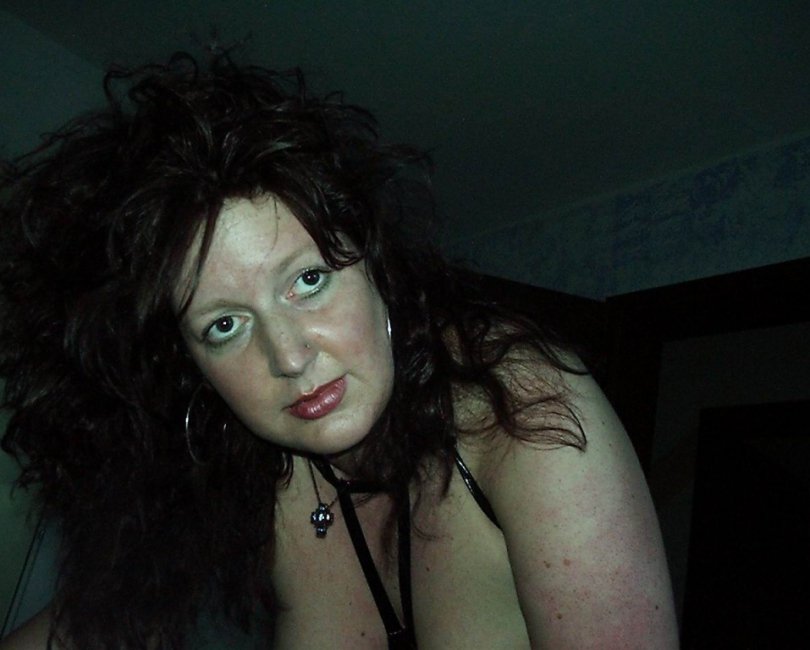 Nacktfotos von der molligen Angie