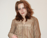 *** Amateurim verw�hnt sich mit dem Dildo