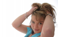 1 2.dvd 11.carolin.set 5,11,200,130,1,16 Privatfoto   Süsse Amateurin in heißen Posen