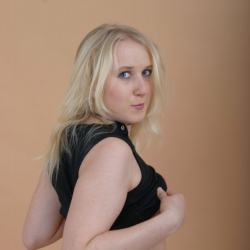 s�sse Amateurin Claudia zeigt sich in voller Pracht