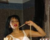Unsre Jenny macht sich f�r eine Party zurecht