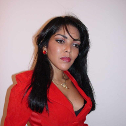 Jenny zeigt ihre prallen Pobacken! Sexy Pic�s