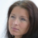 S��e Amateurin zeigt ihren K�rper