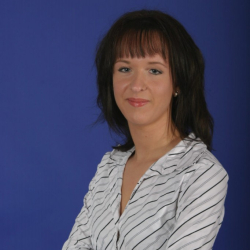 S��e Amateurin l�sst sich fotografieren