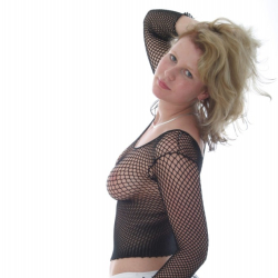 Blondes Amateurgirl mit sexy Br�sten beim Shooting!!!