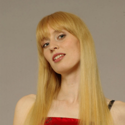 D�nnes Amateurmodel! Kleine Br�ste