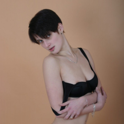 Abolut unerfahrenes Amateurgirl!