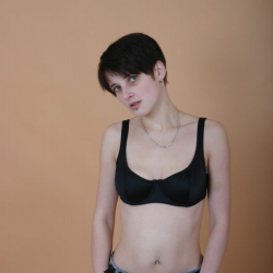 Abolut unerfahrenes Amateurgirl!