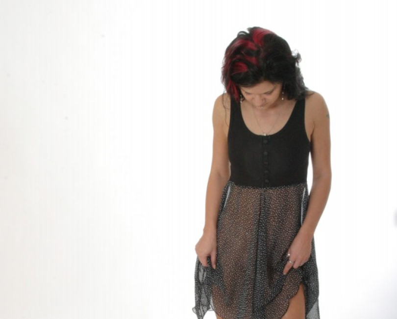 Manuela ein geiles Amateurgirl beim Fotoshooting.