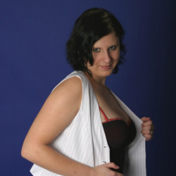 hei�er Striptease von unser Ameteurin Nicole