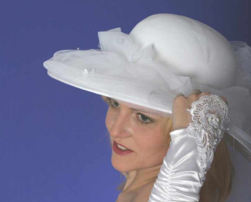 Virginies Sexfotos im Brautkost�m
