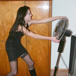 Steffi - Brunette Frau mit Sexy Strapsen