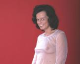 Eigentlich hat das brunette Luder auch ein Arschgeweih aber das kann man in dieser Serie leider nicht sehen. Was ein Gl�ck, dass uns Anja noch weitere private Sexfotos geschossen hat. Hier macht sich Anja ...
