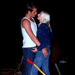 Sexfotos mit Blondine im Wald