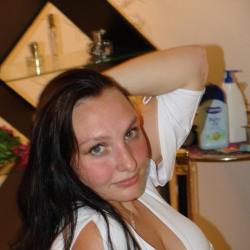 Private Hausfrau nackt