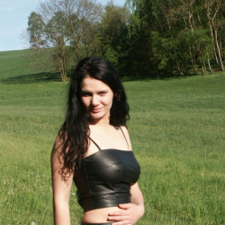 FKK-Bilder von Mel 22 Jahre alt