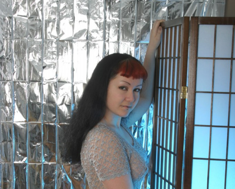 Nackfotos - Molliges Girl mit gepiercten Titten